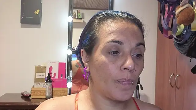 Snapshot of zoe_hotxxx chatting on July 24, 2:53 am zoe hotxxx online show from July 24, 2:53 am