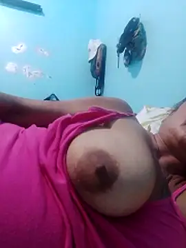 Snapshot of sexylizzy4u chatting on May 30, 4:26 pm sexylizzy4u online show from May 30, 4:26 pm