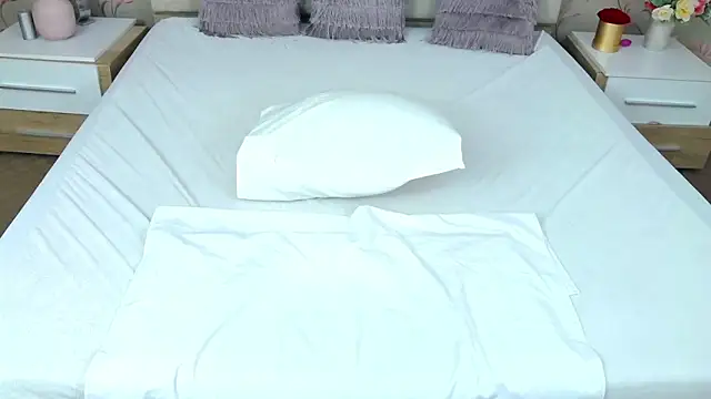 MatureVivian online show from March 7, 7:41 am