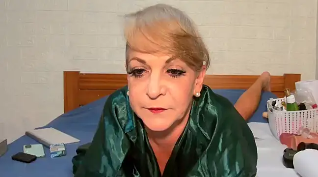 Snapshot of awild_kitten chatting on March 17, 8:51 am awild kitten online show from March 17, 8:51 am