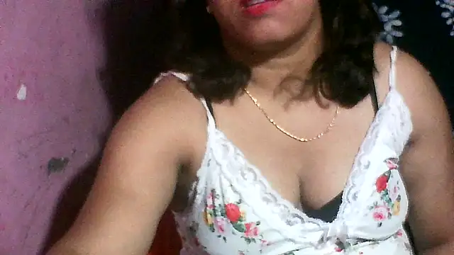 Snapshot of koyel90 chatting on July 17, 6:35 pm koyel90 online show from July 17, 6:35 pm