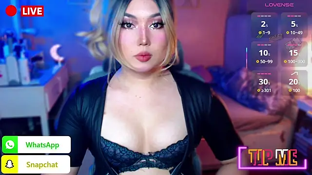 HOTnWILDalice online show from October 23, 1:49 am