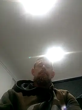 Snapshot of Skody31 chatting on November 10, 4:17 pm Skody31 online show from November 10, 4:17 pm