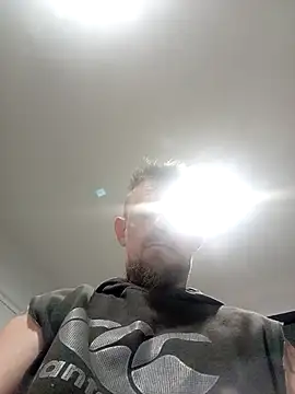 Snapshot of Skody31 chatting on December 15, 9:02 am Skody31 online show from December 15, 9:02 am