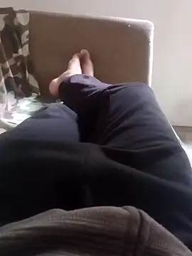 Snapshot of garoto1997 chatting on October 31, 4:52 pm garoto1997 online show from October 31, 4:52 pm