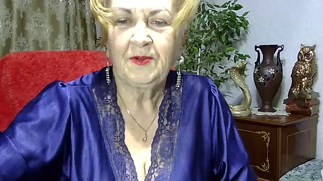 Snapshot of Emma52610 chatting on February 1, 5:39 am Emma52610 online show from February 1, 5:39 am