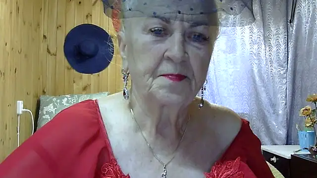 Snapshot of Emma52610 chatting on October 18, 11:33 am Emma52610 online show from October 18, 11:33 am