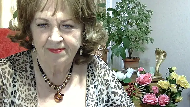 Emma52610 online show from May 2, 11:26 am