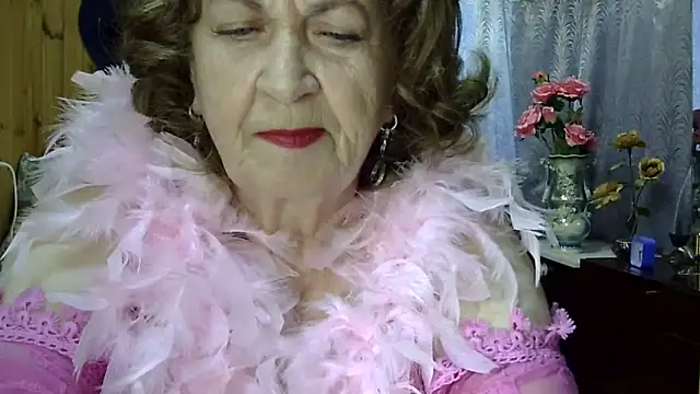 Emma52610 online show from May 28, 11:29 am