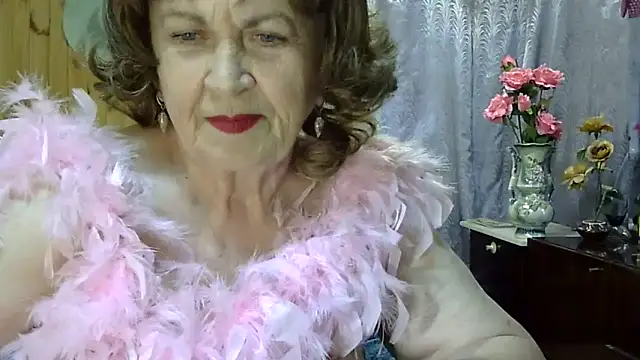 Emma52610 online show from June 11, 5:55 pm