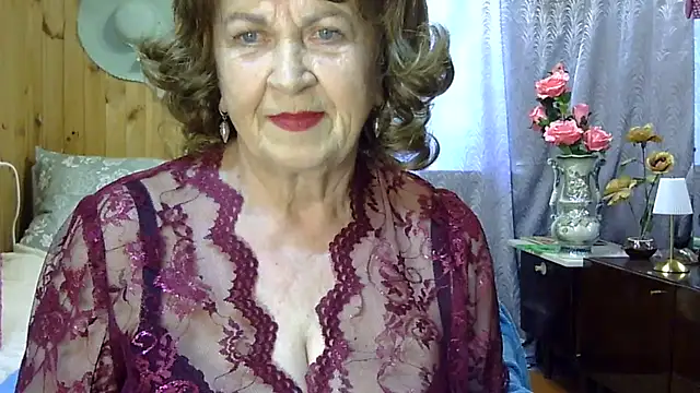 Emma52610 online show from June 24, 11:42 am