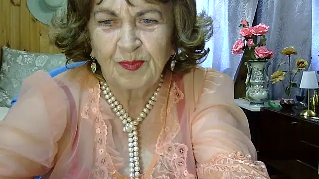Emma52610 online show from July 1, 6:04 am