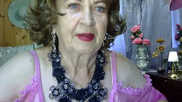 Emma52610 online show from July 31, 11:20 am