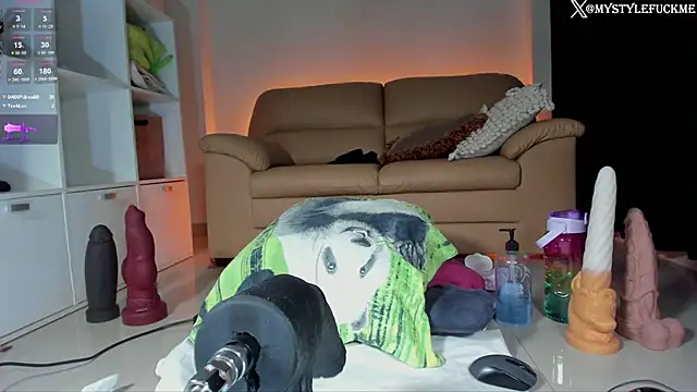 Th3Qu33n0fBigg3st online show from January 9, 4:08 am