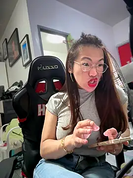 Snapshot of Jakolera2020 chatting on November 10, 11:31 am Jakolera2020 online show from November 10, 11:31 am