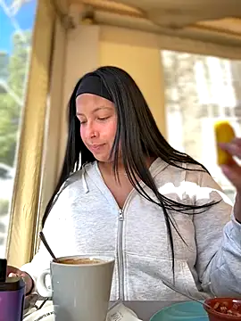 Snapshot of DannaaMeliza chatting on November 21, 11:31 am DannaaMeliza online show from November 21, 11:31 am