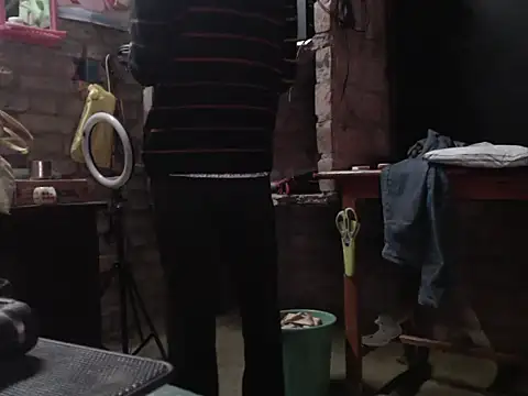 Snapshot of ThethunderPo chatting on January 30, 4:37 am ThethunderPo online show from January 30, 4:37 am