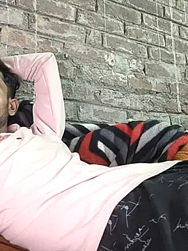 Snapshot of ThethunderPo chatting on February 19, 6:11 am ThethunderPo online show from February 19, 6:11 am