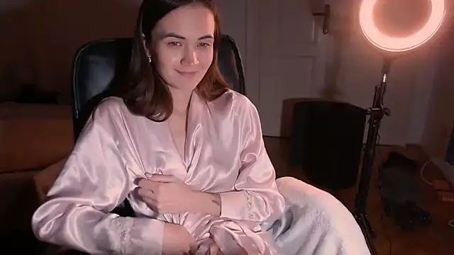 Snapshot of EvelynGG chatting on January 10, 9:55 am EvelynGG online show from January 10, 9:55 am