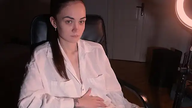 Snapshot of EvelynGG chatting on January 13, 11:08 am EvelynGG online show from January 13, 11:08 am