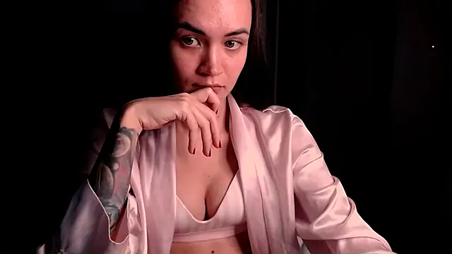 Snapshot of EvelynGG chatting on October 28, 5:48 pm EvelynGG online show from October 28, 5:48 pm