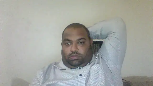 Snapshot of FatCockBoySL chatting on May 11, 11:27 am FatCockBoySL online show from May 11, 11:27 am