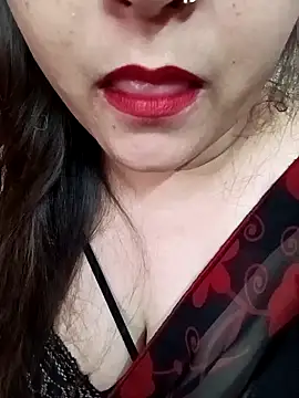 naughtymadam online show from December 12, 4:04 am