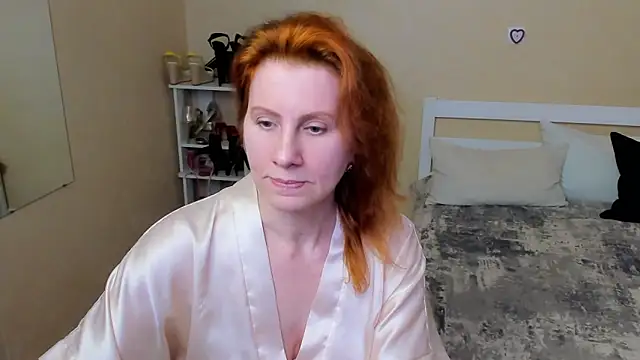 Snapshot of FoxySophia chatting on September 29, 1:11 am FoxySophia online show from September 29, 1:11 am