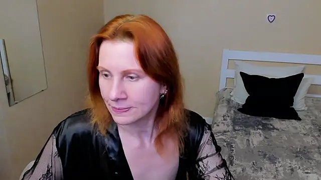 Snapshot of FoxySophia chatting on October 3, 11:13 pm FoxySophia online show from October 3, 11:13 pm