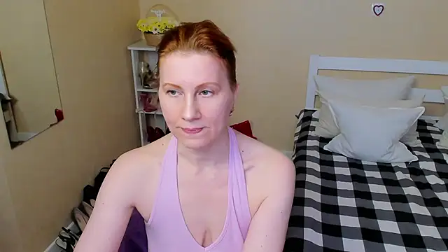 Snapshot of FoxySophia chatting on November 15, 9:54 pm FoxySophia online show from November 15, 9:54 pm