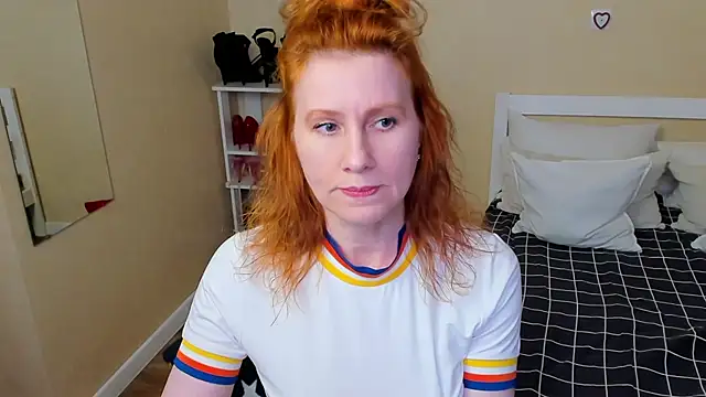 Snapshot of FoxySophia chatting on December 1, 10:31 am FoxySophia online show from December 1, 10:31 am