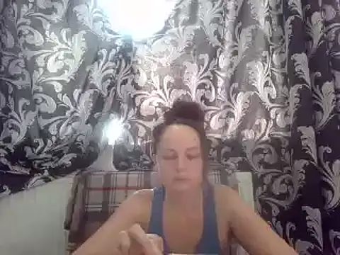 Snapshot of LindaStarS chatting on February 17, 11:34 am LindaStarS online show from February 17, 11:34 am