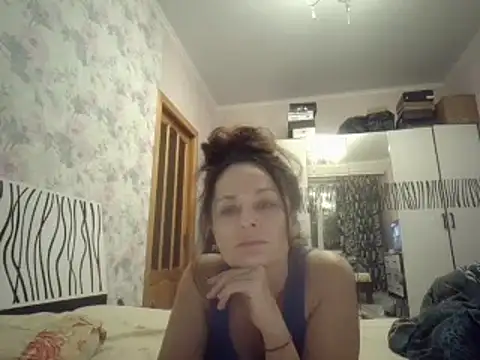 Snapshot of LindaStarS chatting on February 18, 4:59 pm LindaStarS online show from February 18, 4:59 pm