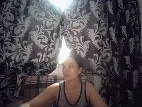 Snapshot of LindaStarS chatting on March 20, 5:24 am LindaStarS online show from March 20, 5:24 am