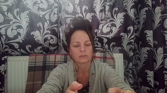 Snapshot of LindaStarS chatting on October 22, 7:30 am LindaStarS online show from October 22, 7:30 am