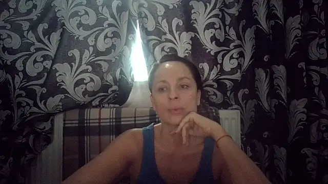 Snapshot of LindaStarS chatting on November 9, 7:06 am LindaStarS online show from November 9, 7:06 am