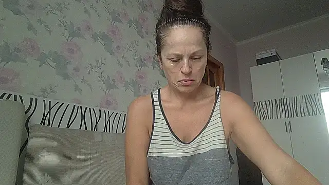 Snapshot of LindaStarS chatting on November 17, 6:41 am LindaStarS online show from November 17, 6:41 am