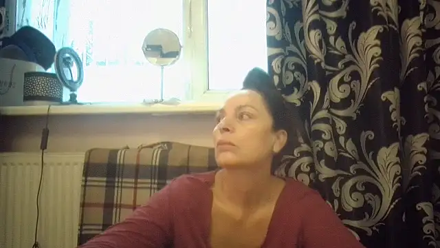 LindaStarS online show from December 21, 5:47 am