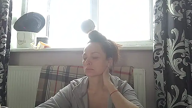 LindaStarS online show from April 30, 5:58 am