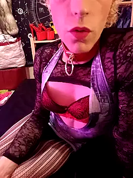 Snapshot of jessysky723 chatting on December 2, 8:11 pm jessysky723 online show from December 2, 8:11 pm