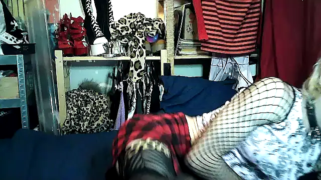 Snapshot of jessysky723 chatting on October 19, 9:48 pm jessysky723 online show from October 19, 9:48 pm