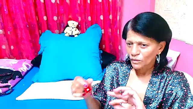 SLUTTYROXY online show from February 10, 6:53 am