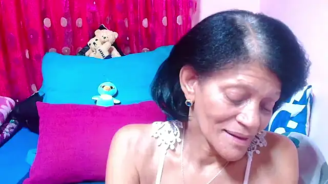 SLUTTYROXY online show from October 17, 6:43 pm