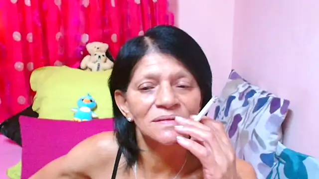 SLUTTYROXY online show from March 17, 5:33 am