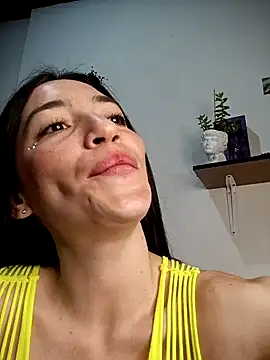 Snapshot of loveuu-bae chatting on January 3, 12:22 am loveuu-bae online show from January 3, 12:22 am