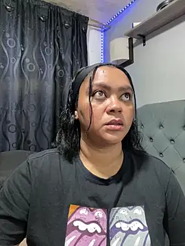 Snapshot of yanza2002 chatting on December 3, 11:14 pm yanza2002 online show from December 3, 11:14 pm