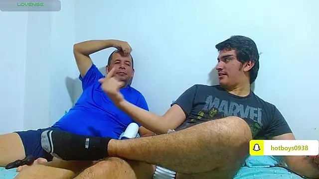 Snapshot of biglatin80 chatting on November 1, 2:46 am biglatin80 online show from November 1, 2:46 am