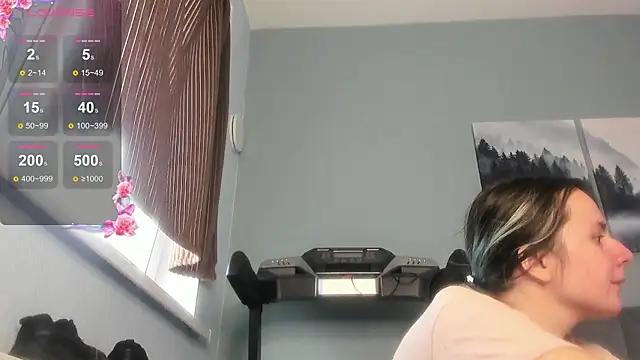 Snapshot of MilaniaCute chatting on October 16, 9:21 am MilaniaCute online show from October 16, 9:21 am