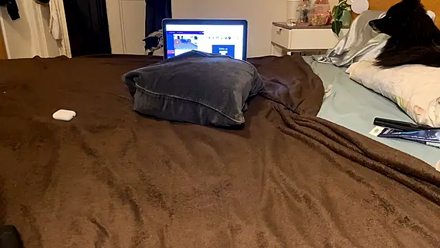 Snapshot of victoria97 chatting on January 7, 7:59 pm victoria97 online show from January 7, 7:59 pm