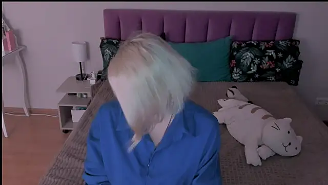 sabrinamacmarren online show from March 2, 4:21 pm